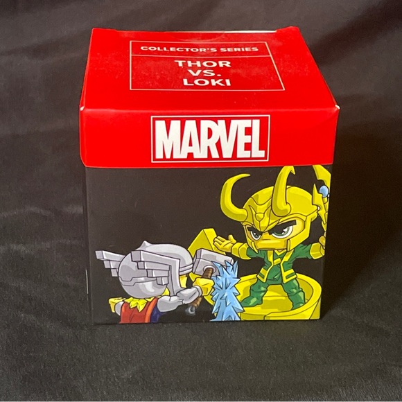 Marvel Collector's Series Thor vs. Loki Collectible Figure Loot Crate Exclusive - Picture 2 of 7